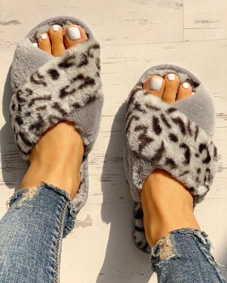 Fluffy Leopard Crisscross Peep Toe Slippers