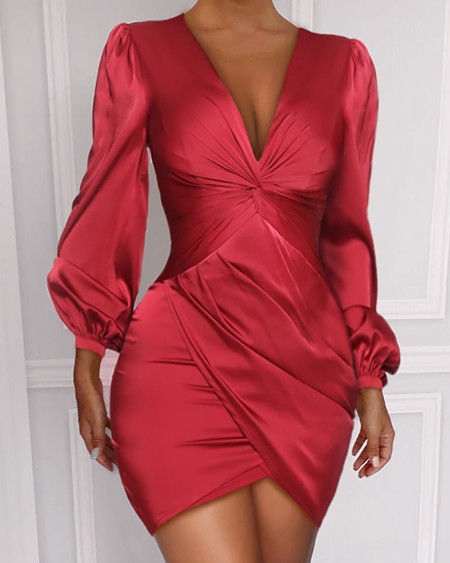 Ruched Twist Detail Long Sleeve Dress