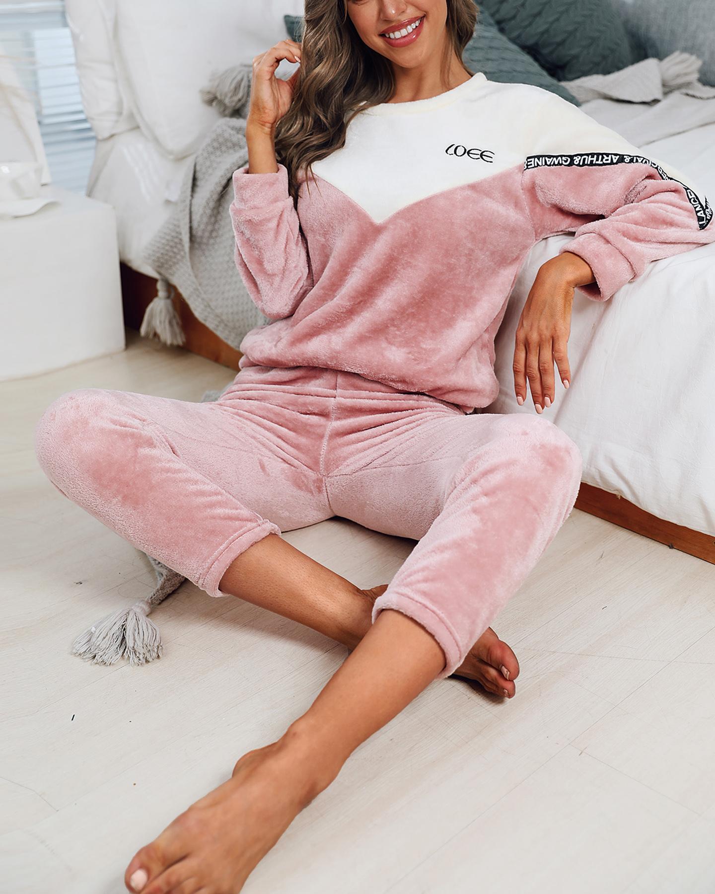 

Letter Print Colorblock Fluffy Pajamas Set, Pink