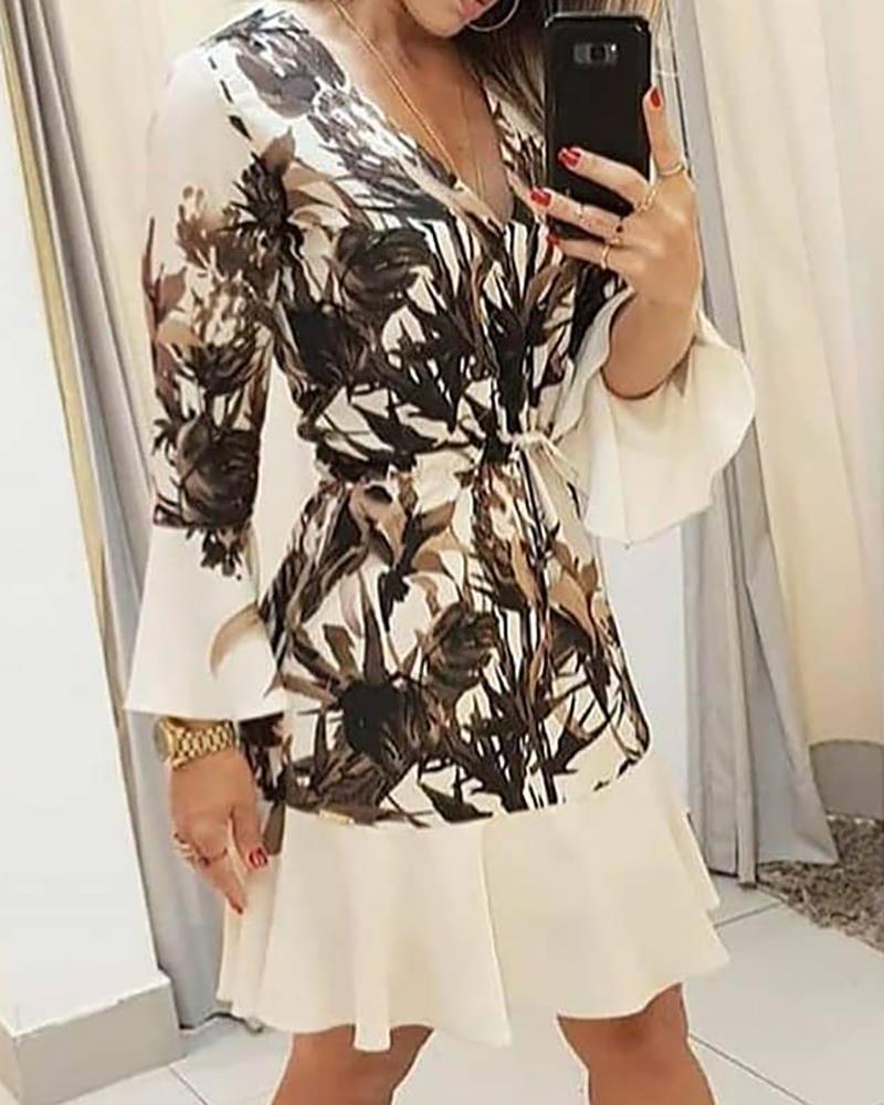 

Tropical Print Bell Sleeve Ruffles Casual Dress, Beige