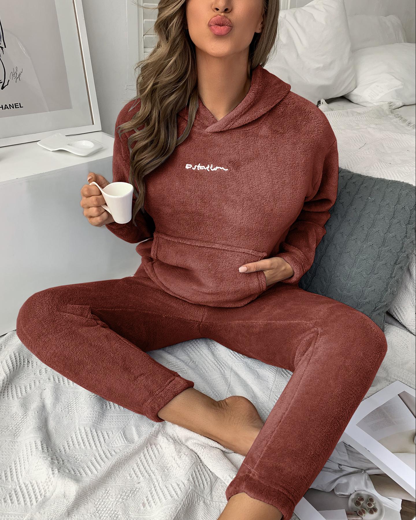 

Letter Pattern Teddy Hooded Top & Pants Set, Red
