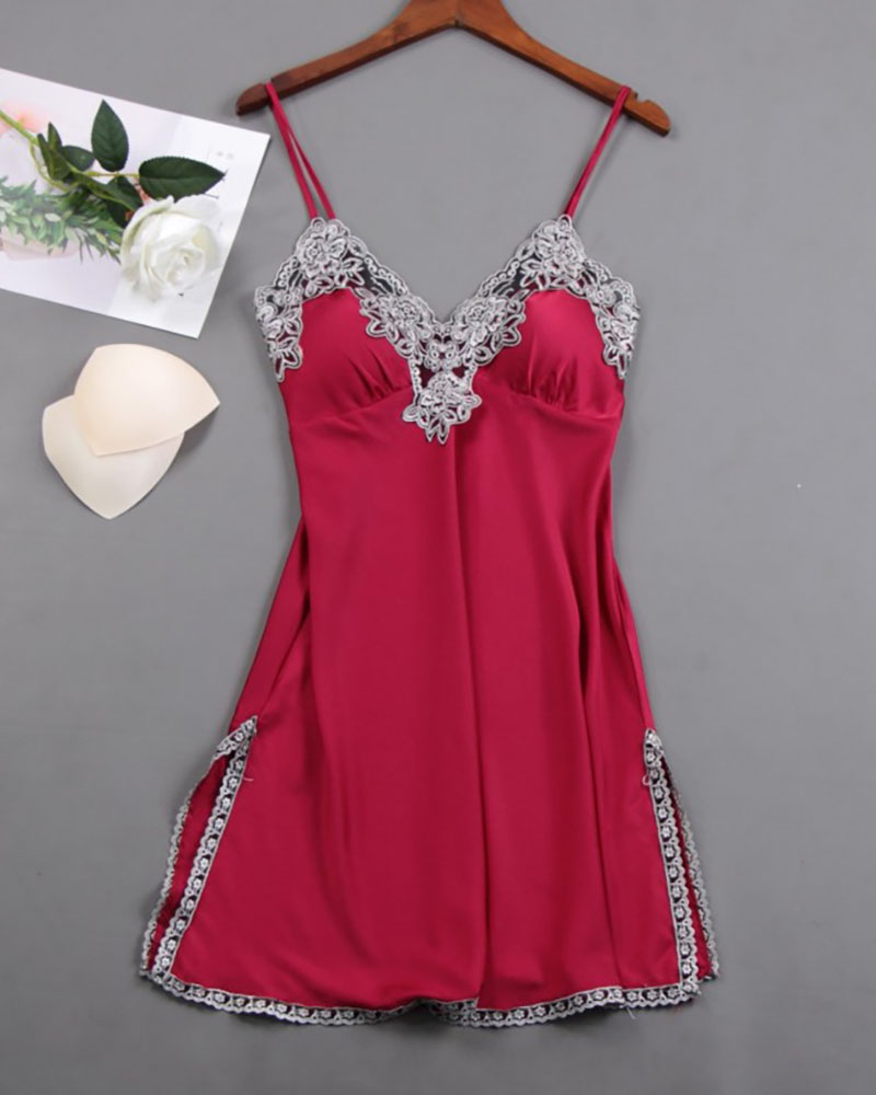 

Contrast Lace Padded Spaghetti Strap Slip Sleepwear, Wine red