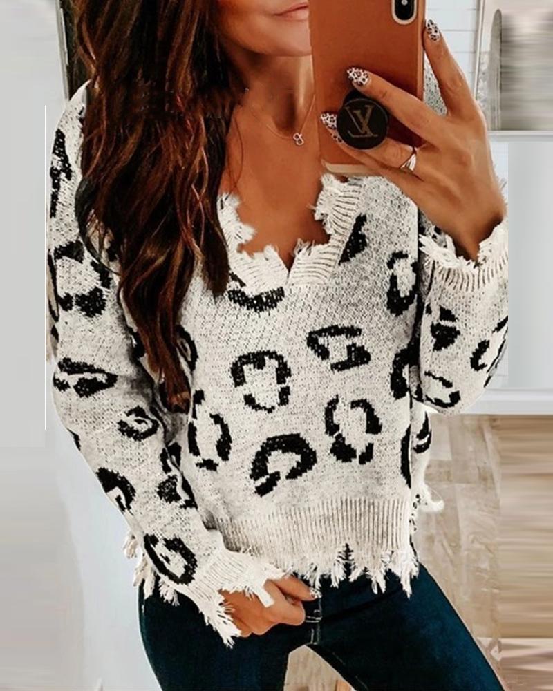 

Cheetah Print V-neck Ripped Sweater, White