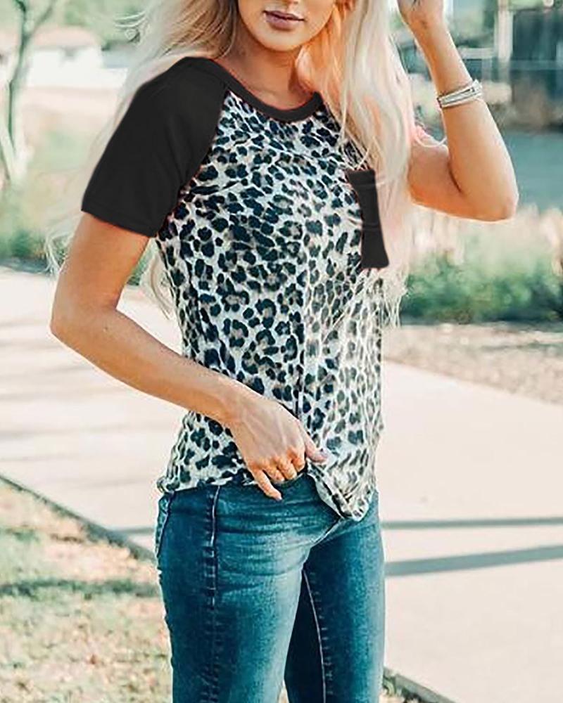 

Leopard Contrast Front Pocket T-Shirt, Black