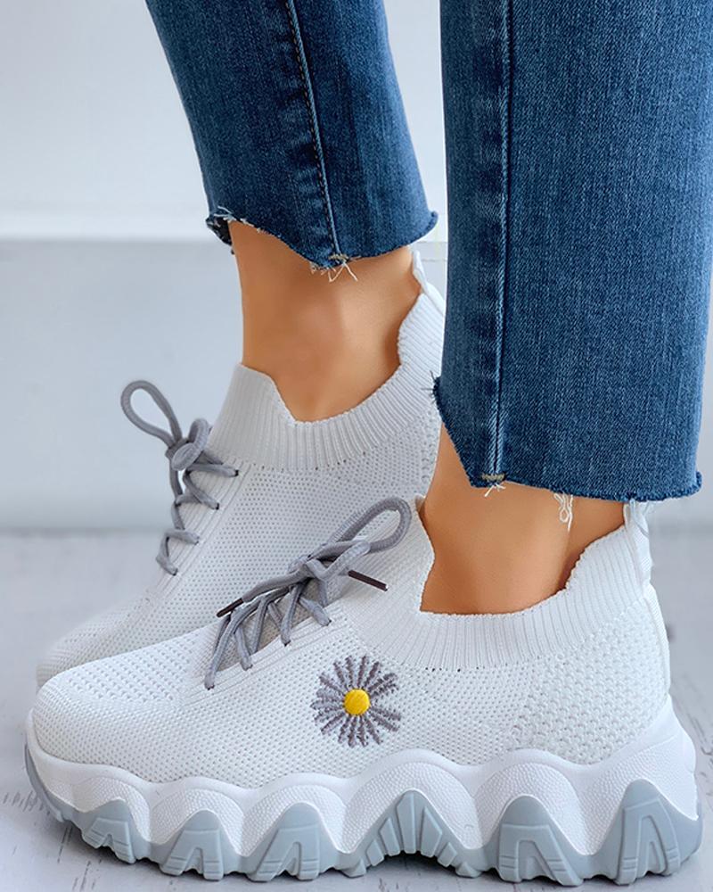 

Daisy Pattern Lace-up Breathable Sneakers, White
