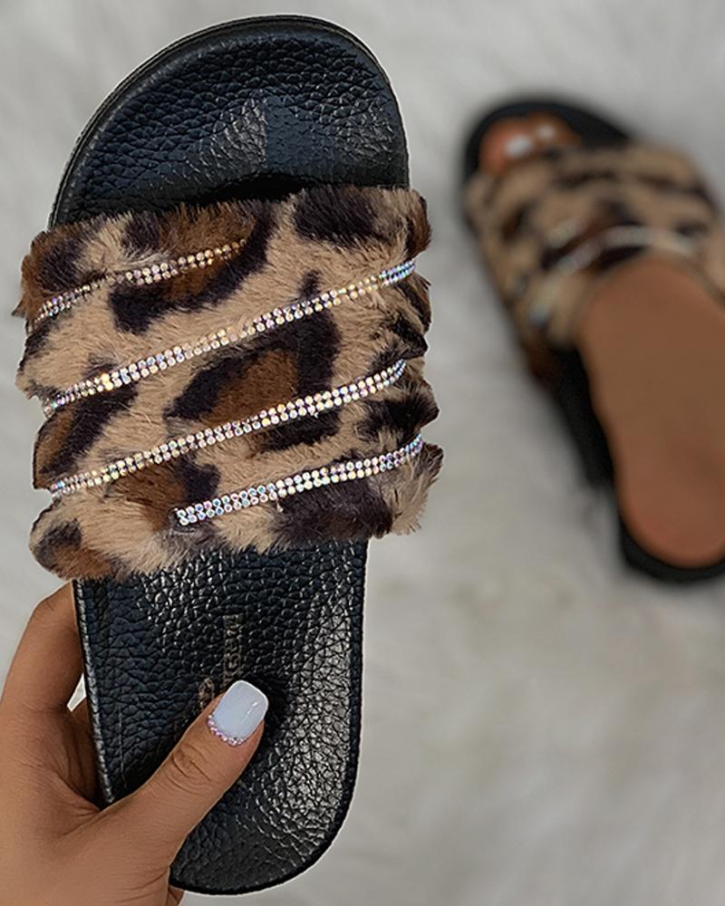 

Cheetah Print Studded Fluffy Slippers, Black