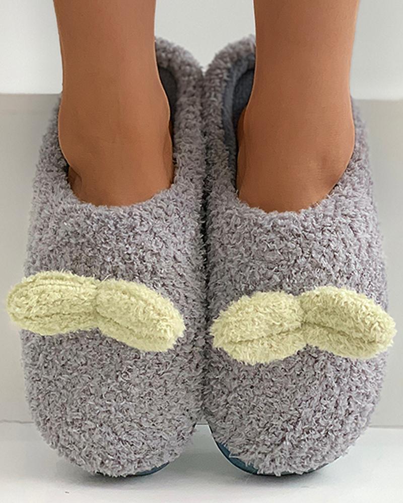 

3D Leaf Pattern Fluffy Slippers, Gray