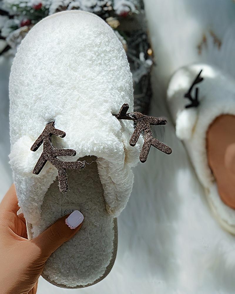 

Moose Pattern Fluffy Slippers, White