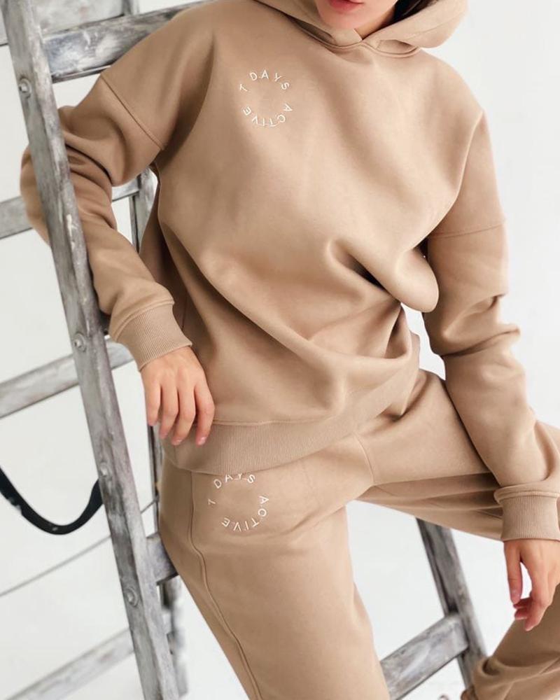 

Letter Pattern Velvet Hooded Top & Pants Set, Apricot