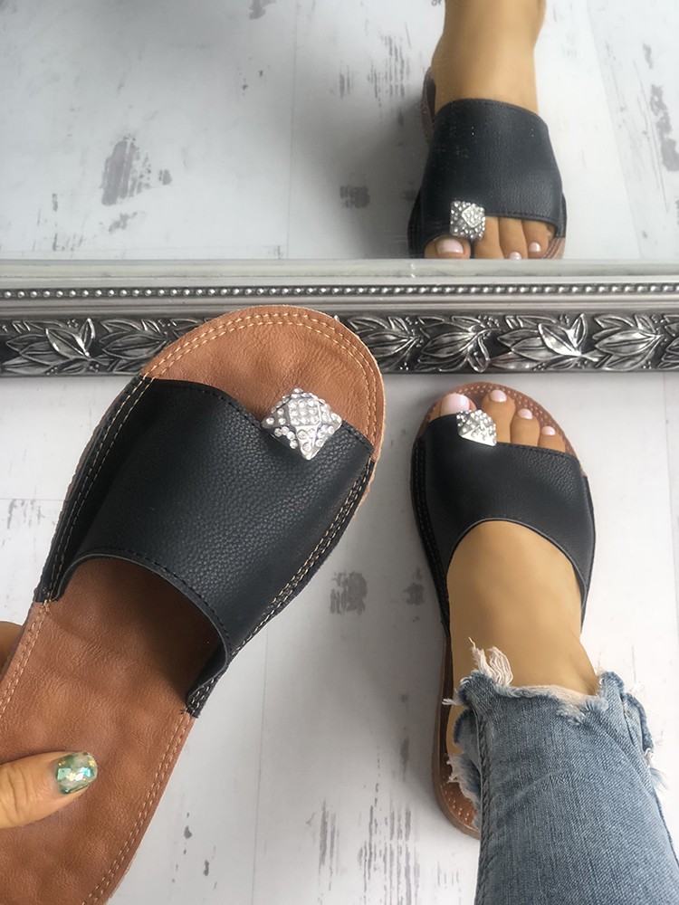 single toe strap sandals