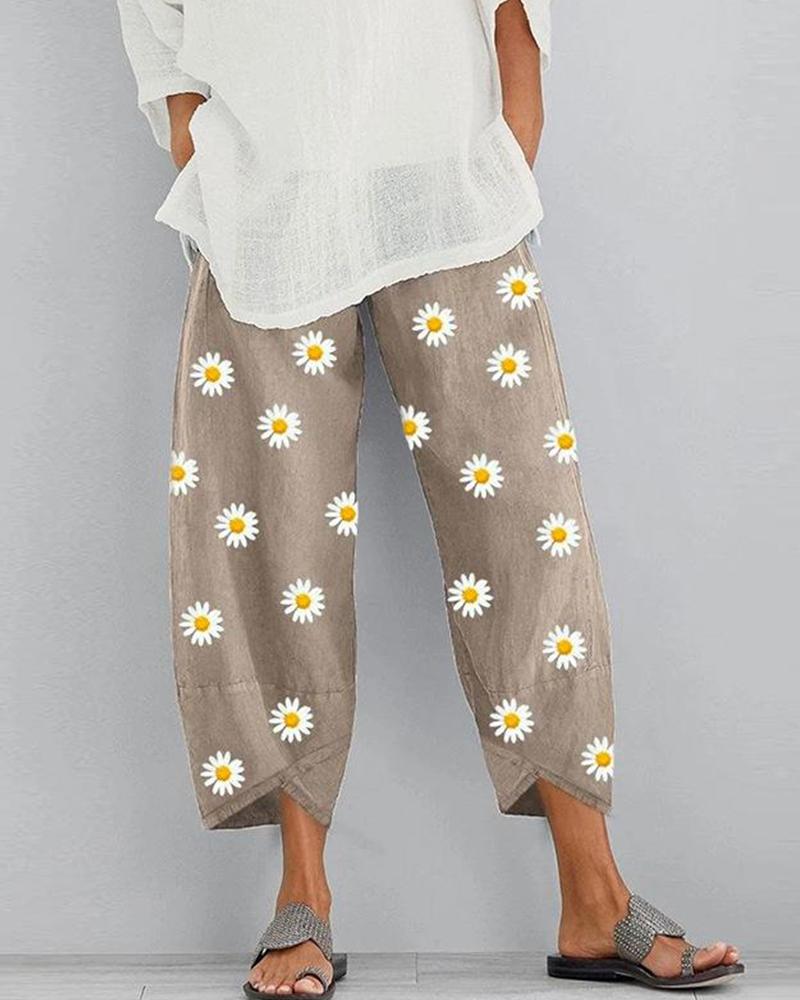

Daisy Print Capri Pants, Khaki