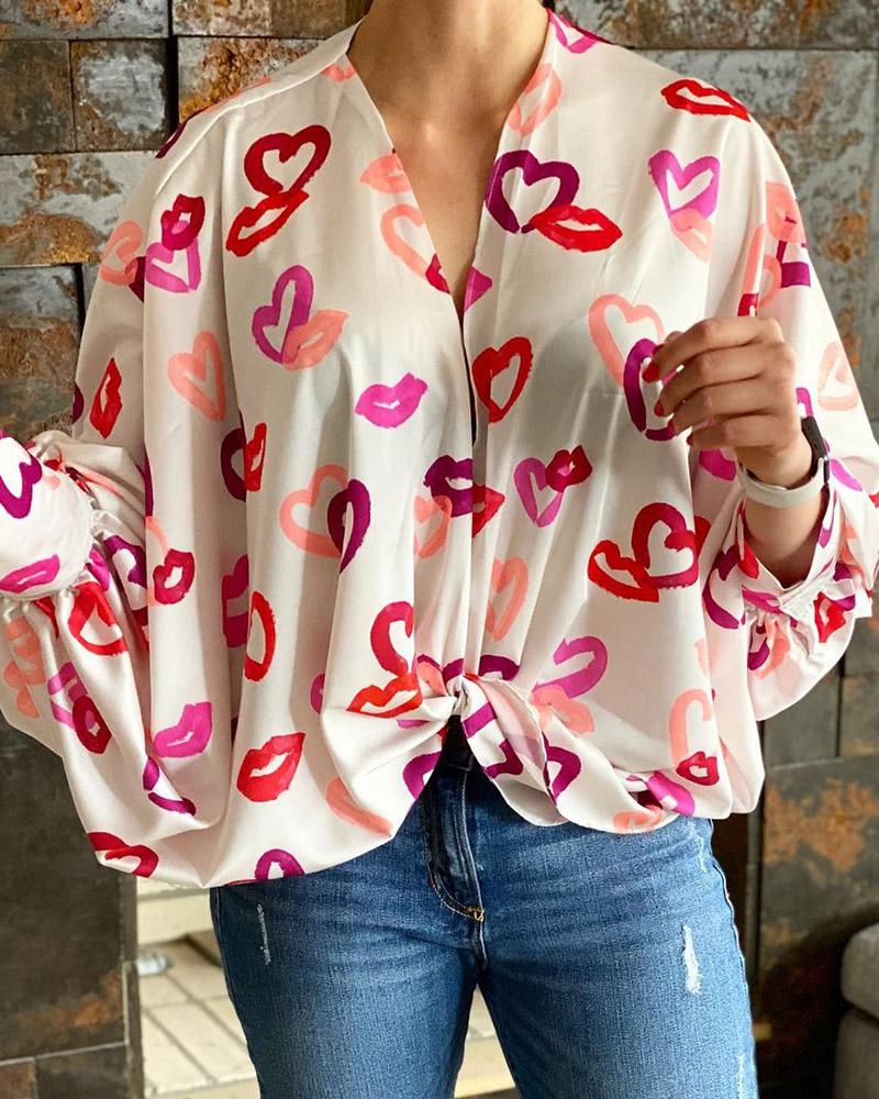 

Heart Lip Print Twisted Front Top, White