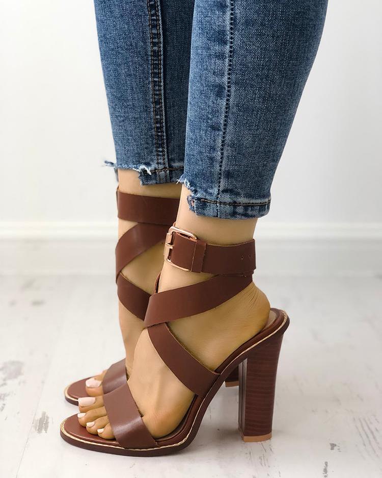 

Casaul Buckle Design Crisscross Chunky Sandals, Coffee