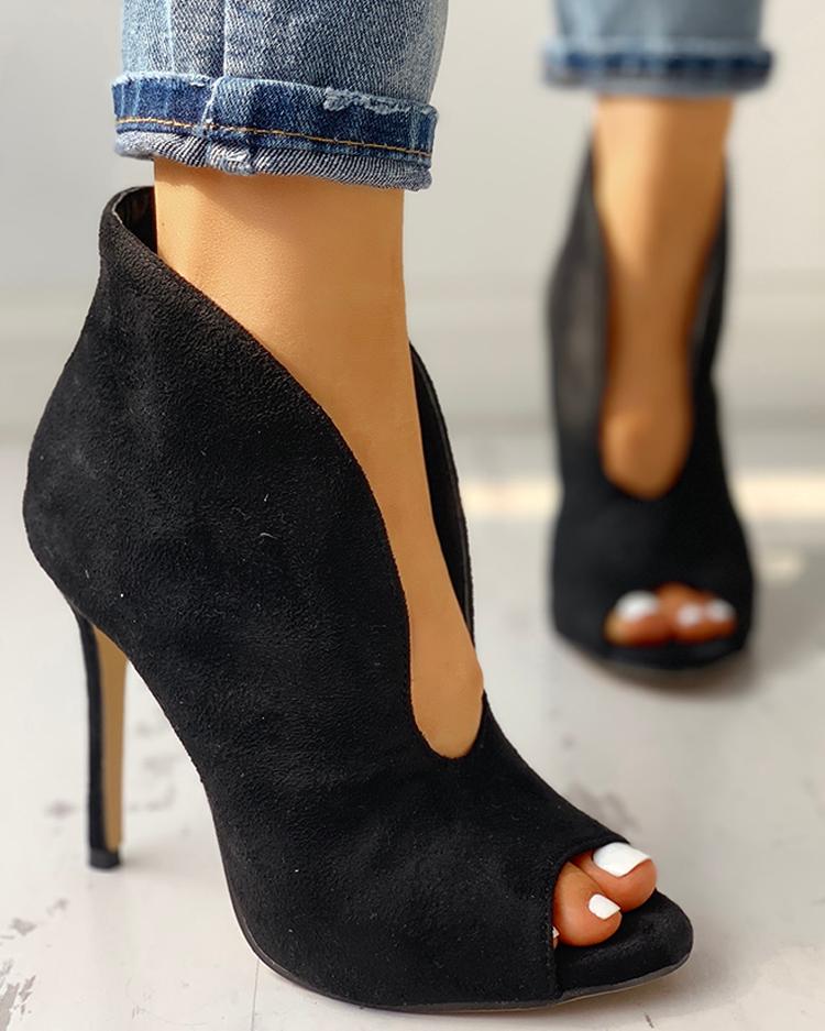 toe out ankle boots