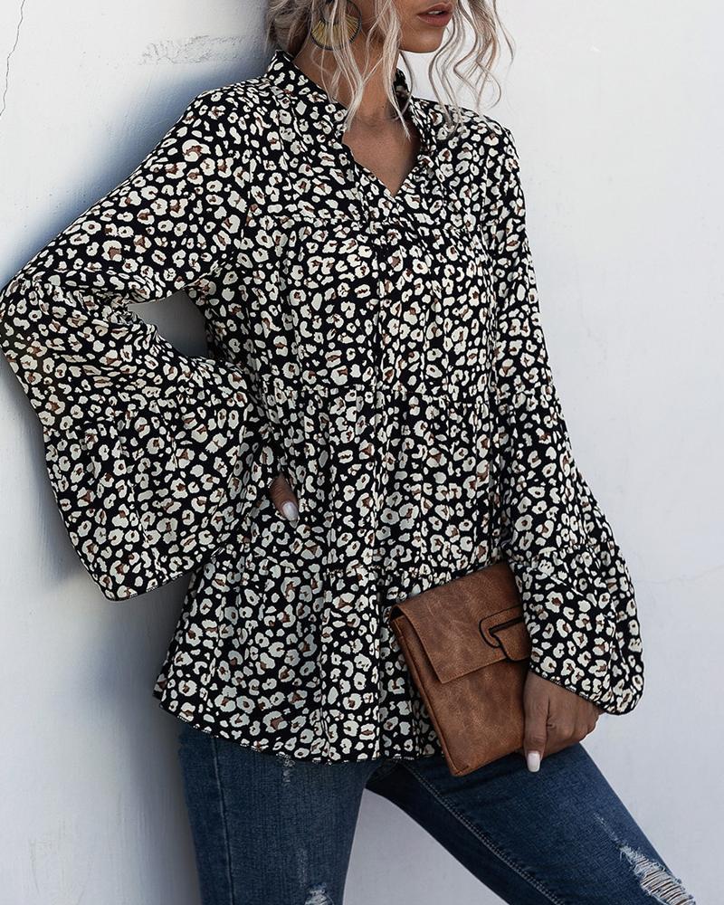 

Leopard Bell Sleeve Loose Ruffles Blouse, Black