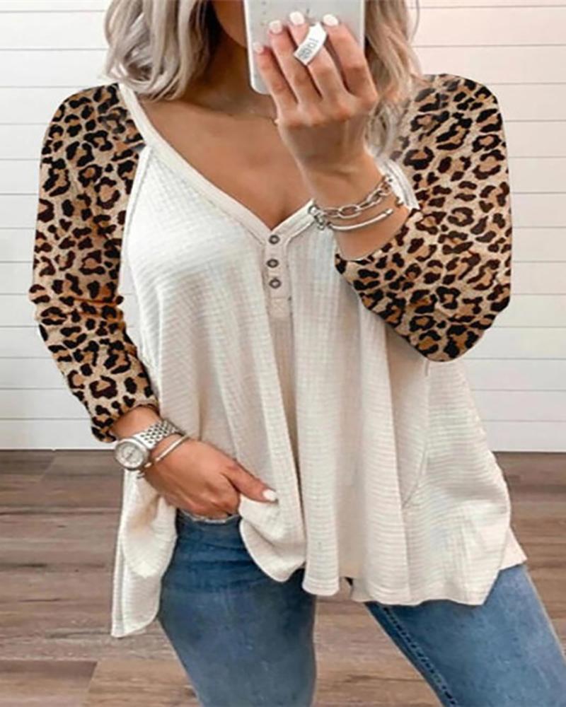 

Cheetah Print Long Sleeve V-Neck Top, White
