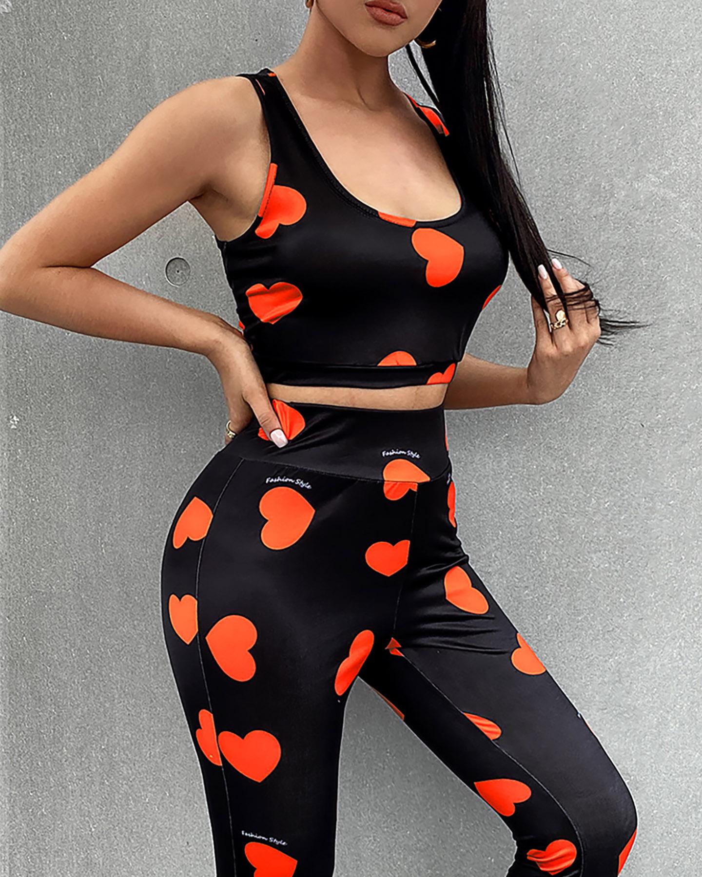 

Sporty Heart Print Crop Top & Skinny Pants Set, Black