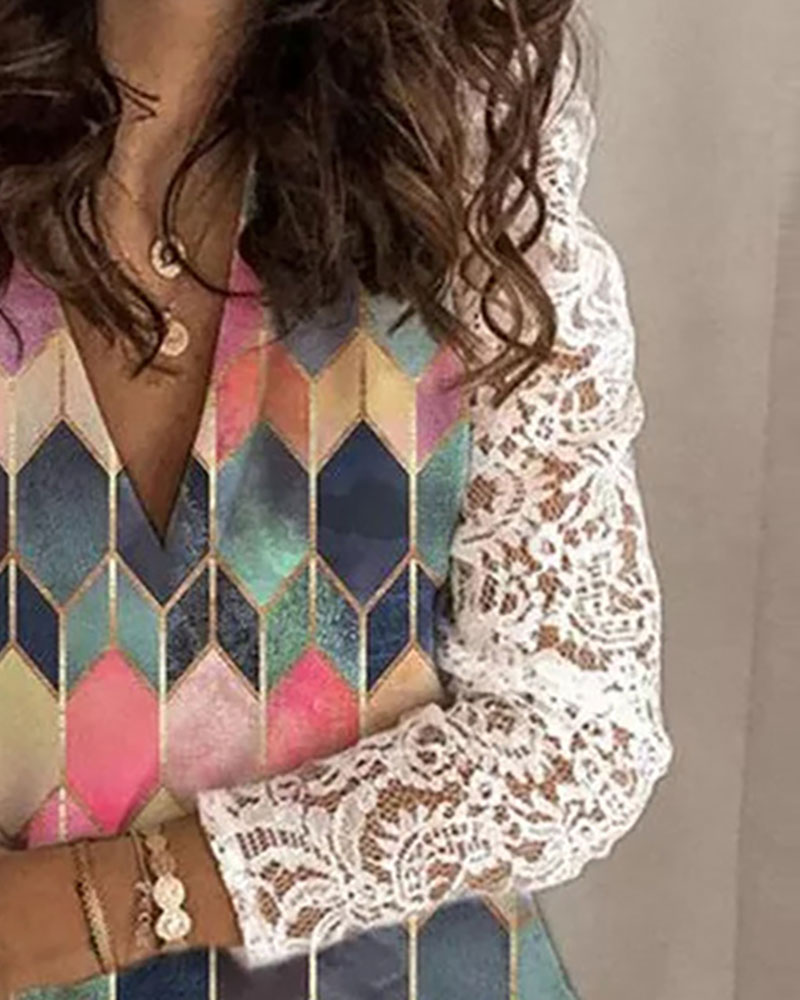 

Geo Abstract Print Lace Sleeve Blouse, Pink