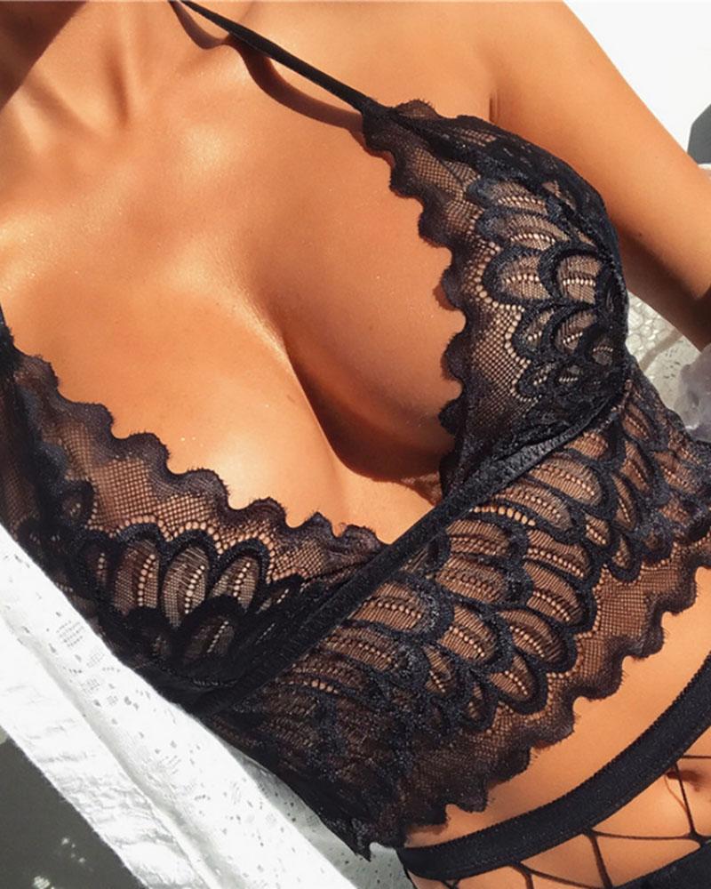 

Scallop Trim Padded Plunge Lace Bra, Black