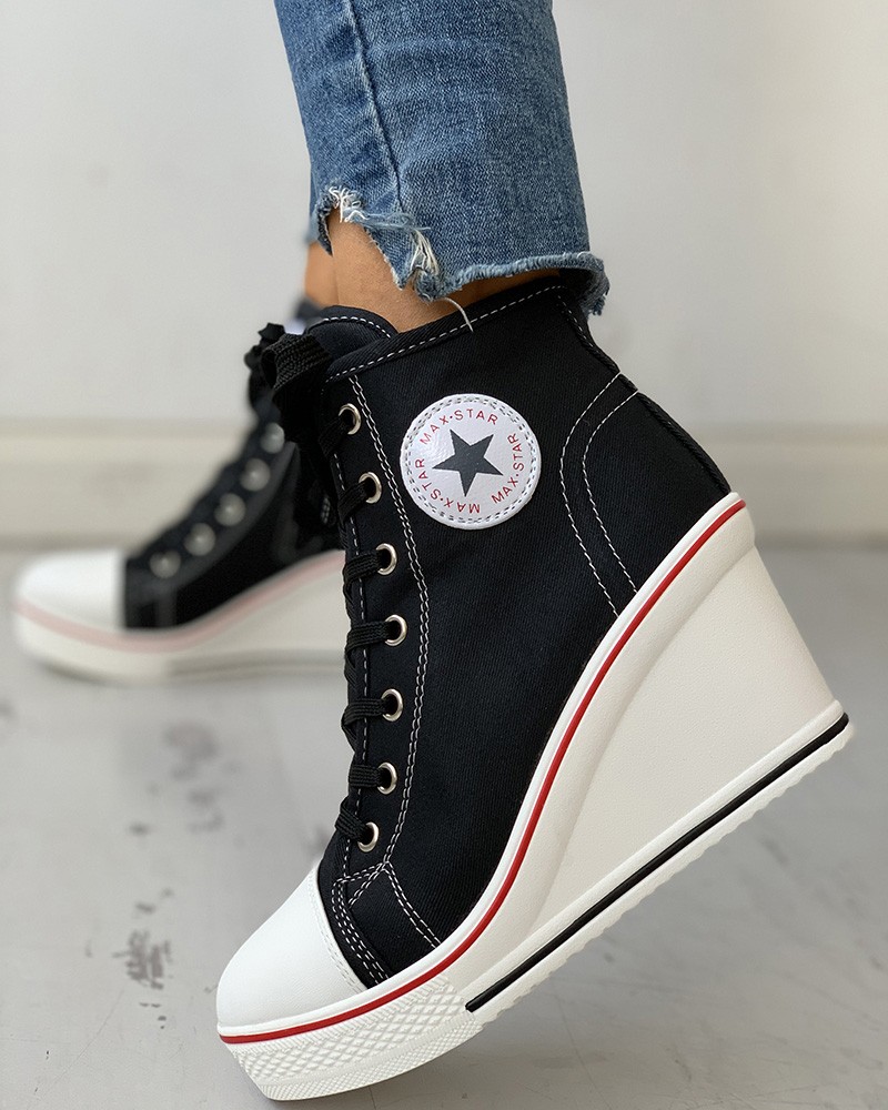 eyelet lace up sneakers