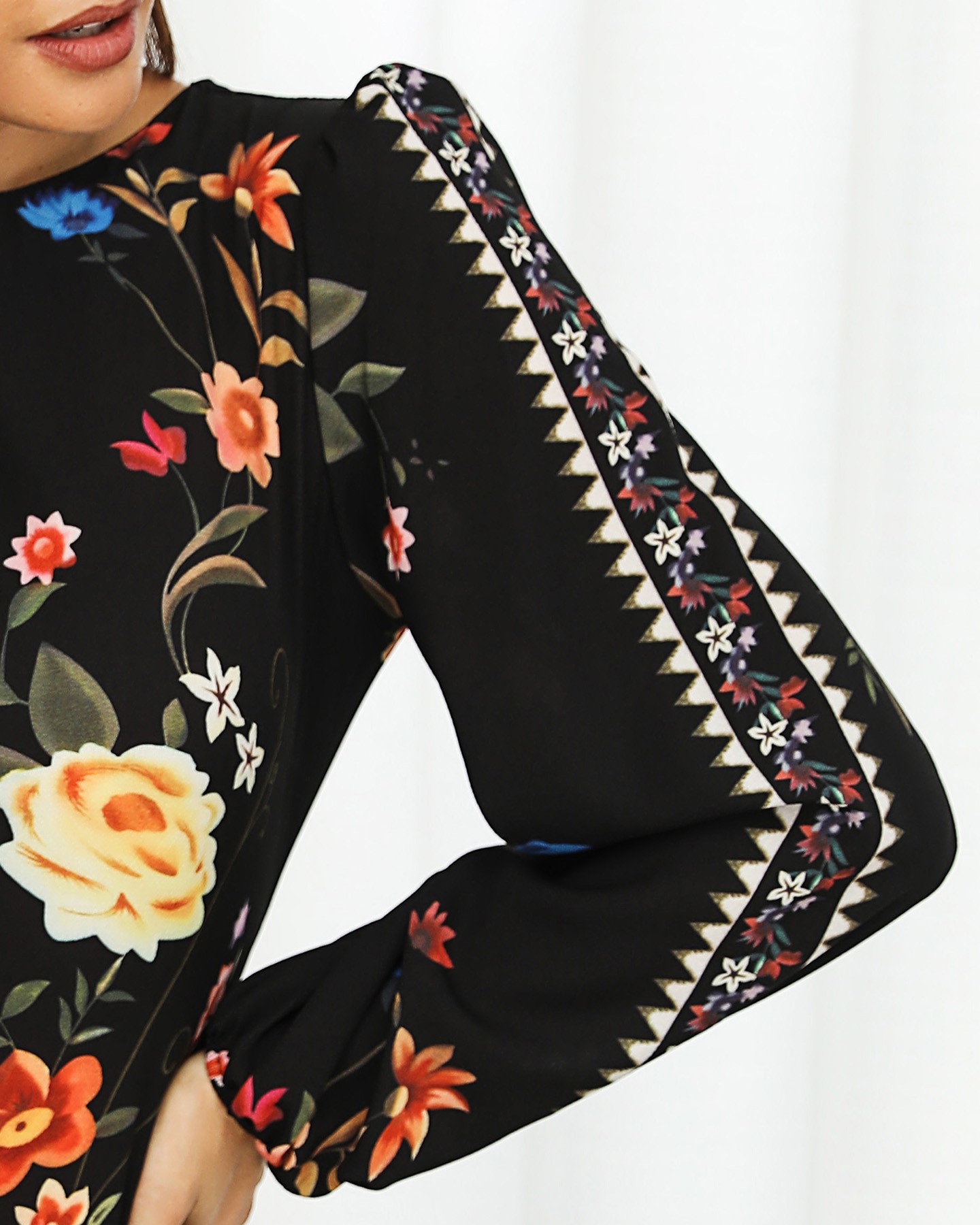 cutout back bishop sleeve floral bodycon dress