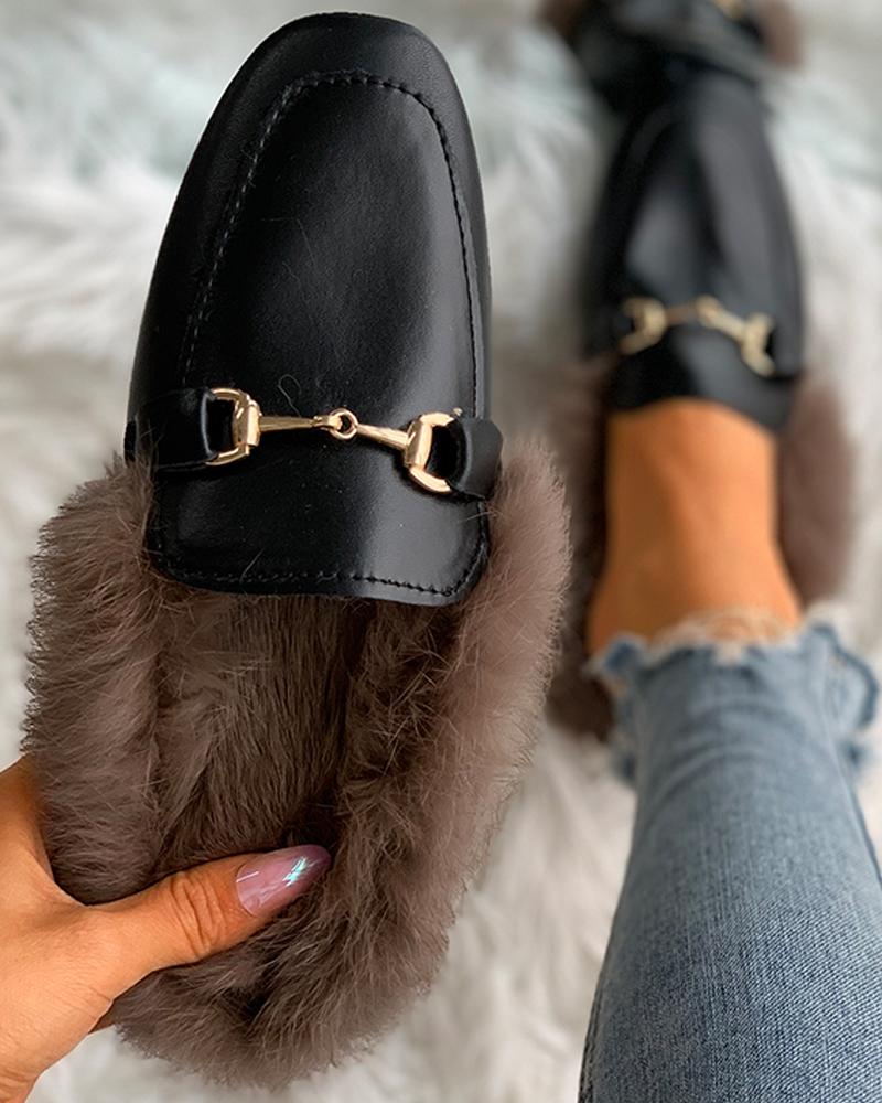 

Close Toe Buckled Fluffy Shoes, Black