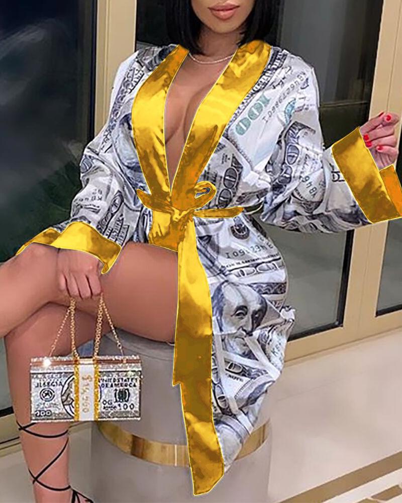 

Dollars Print Long Sleeve Robe, White