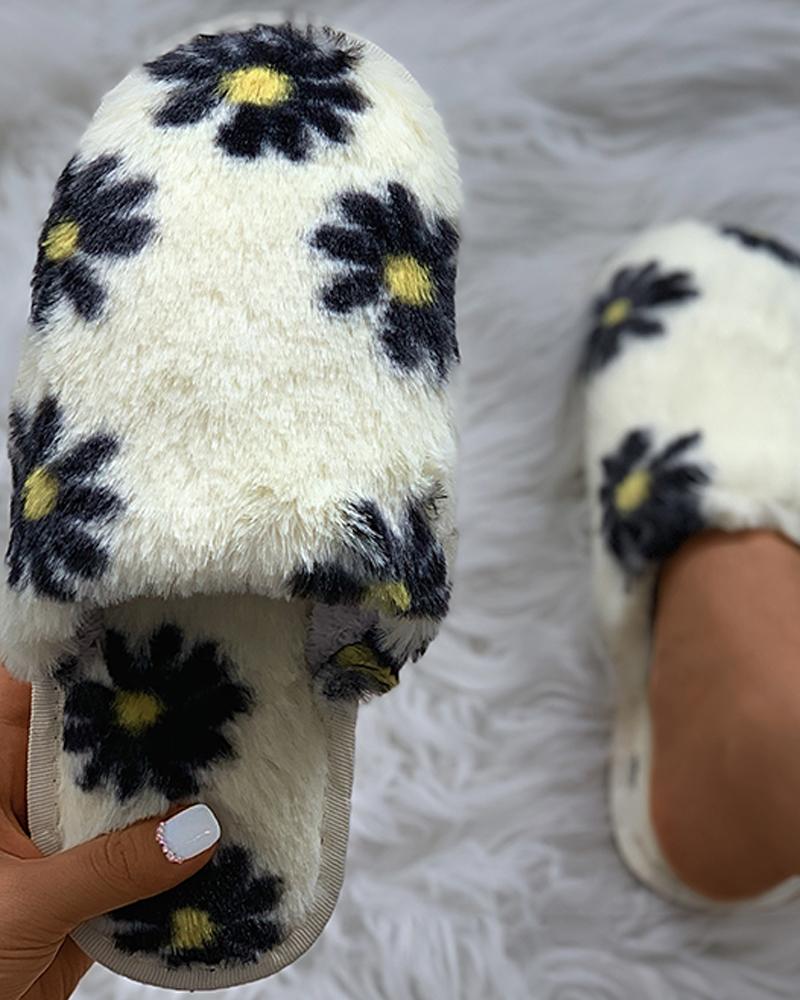 

Daisy Print Close Toe Fluffy Slippers, Beige