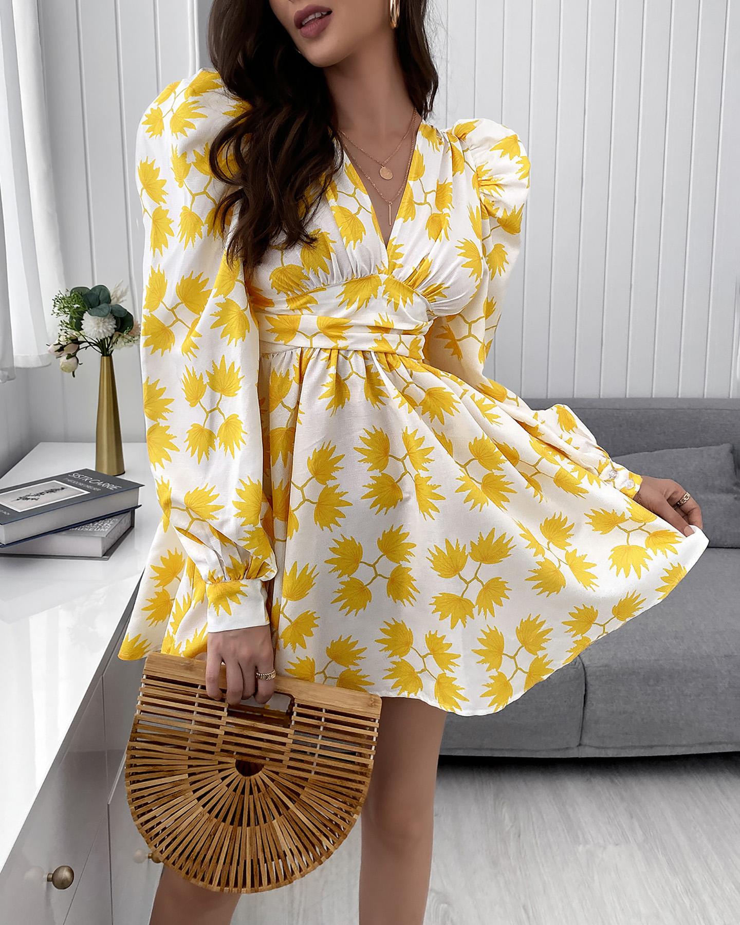 

Leaf Print Puff Lantern Sleeve Ruched Dress, Yellow