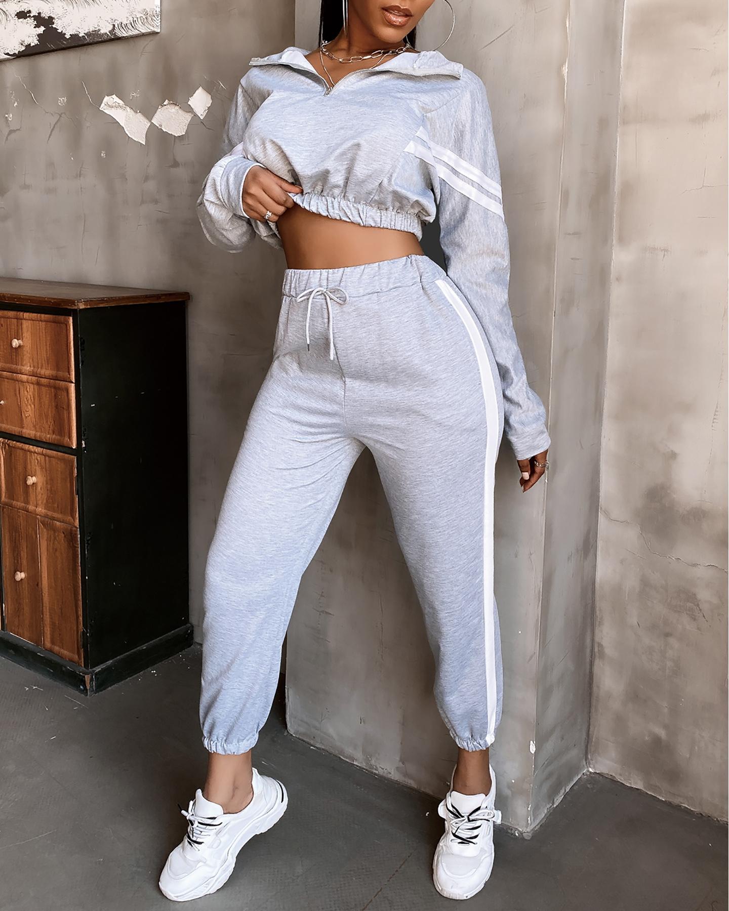 

Stiped Figure Letter Print Top & Drawstring Pants Set, Gray