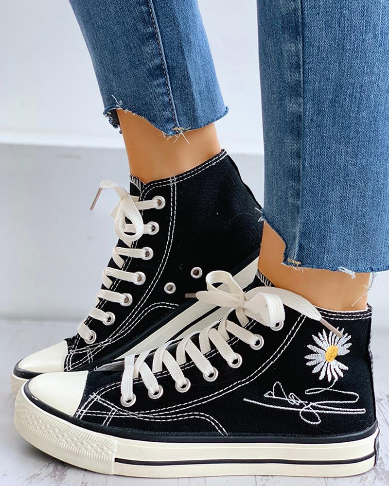 

Letter Daisy Pattern Embroidery Lace-Up Casual Sneakers, Black