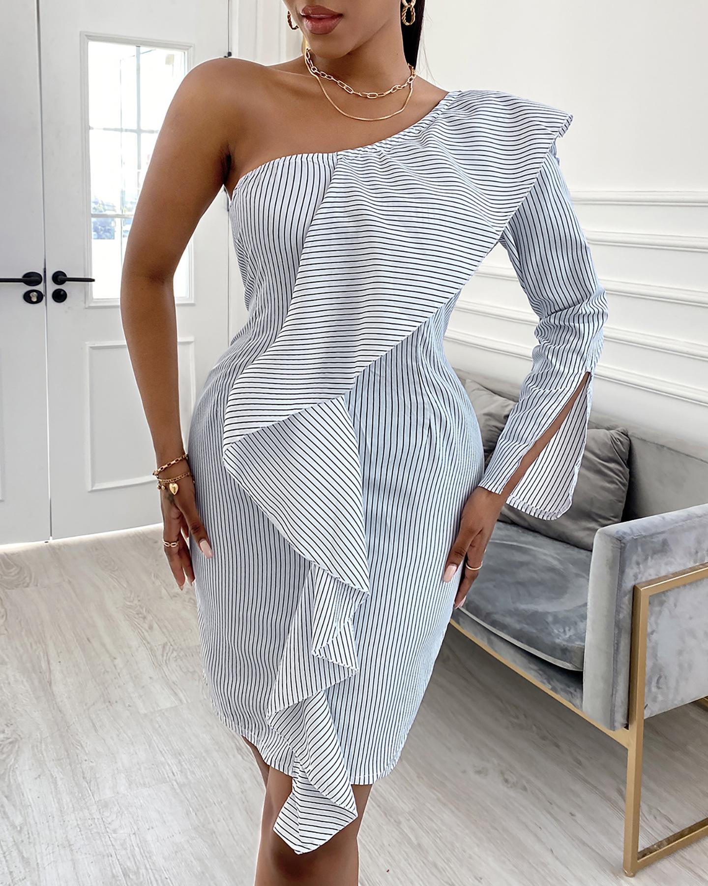 

One Shoulder Ruffles Hem Striped Print Bodycon Dress, Black&white