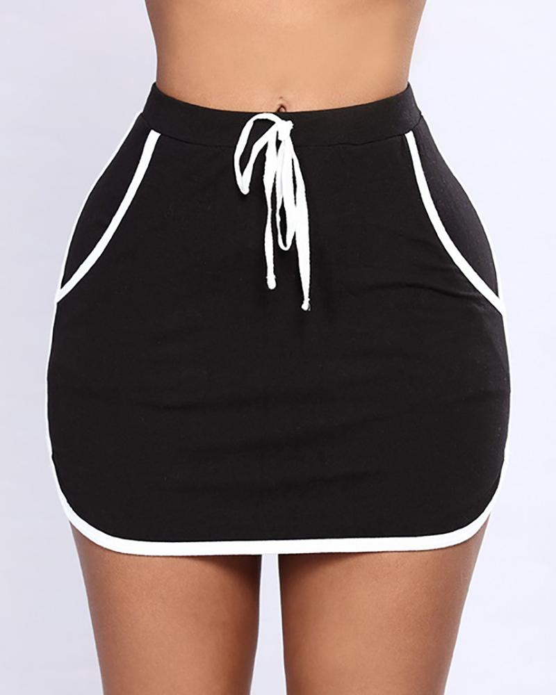 

Contrast Binding Pockets Design Fitted Mini Skirt, Black