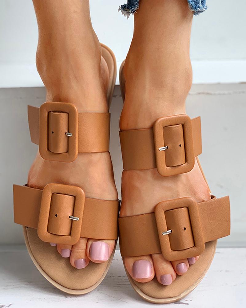 

Eyelet Buckled Solid Casual Flat Sandals, Brown