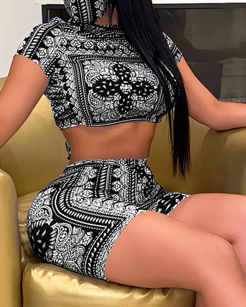 

Baroque Print Backless Crop Top & Short Sets, Black