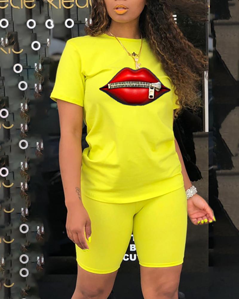 

Lip Print Round Neck Top & Shorts Set, Yellow