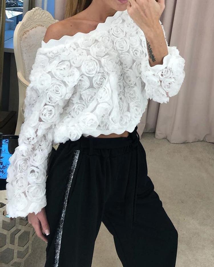 

Flower Embellished Scalloped Brim Top, White