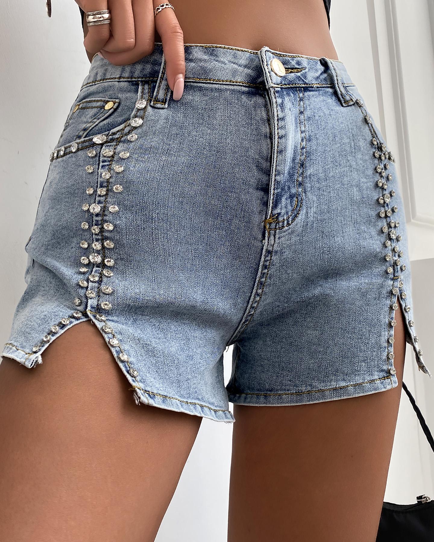 

Studded Decor Slit Buttoned Denim Shorts, Lighted blue