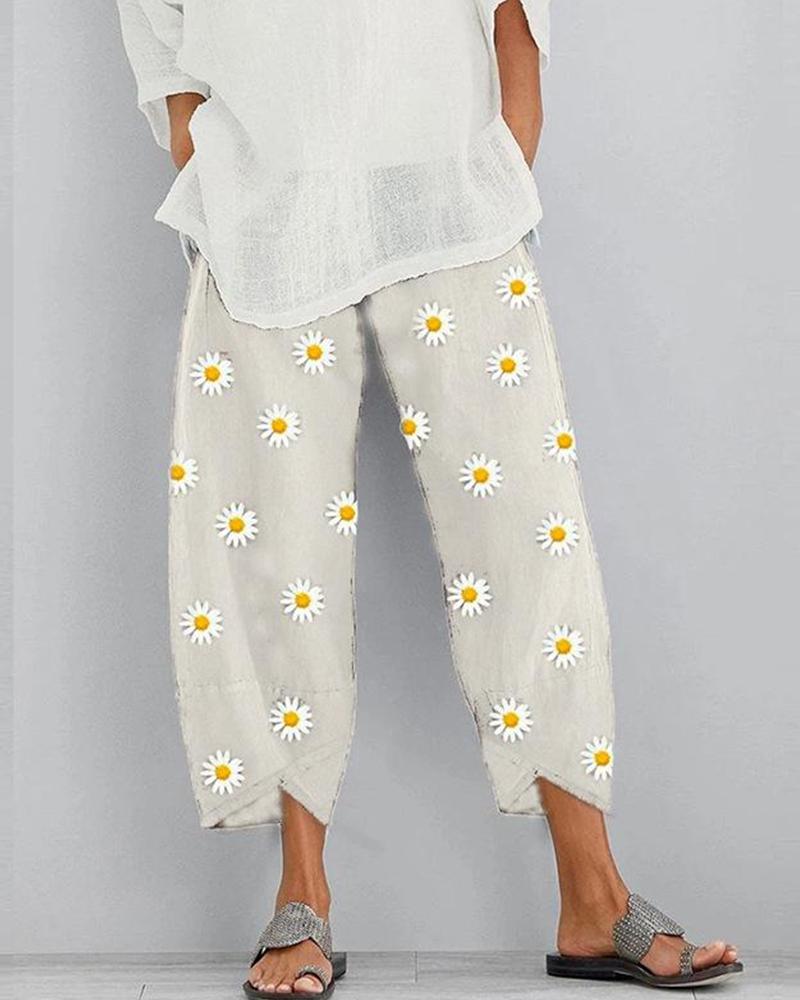 

Daisy Print Capri Pants, White