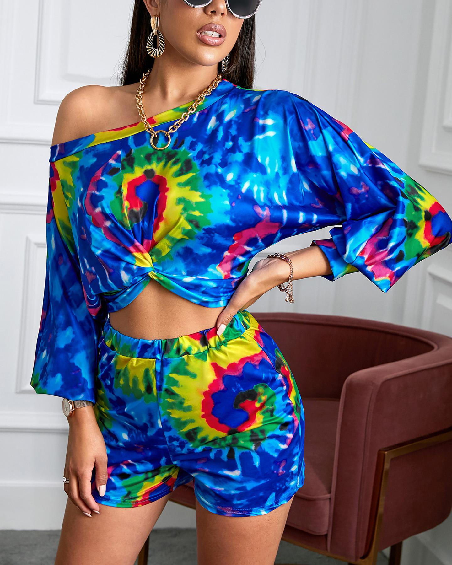 

Tie Dye Print Puffed Sleeve Top & Shorts Set, Dark blue