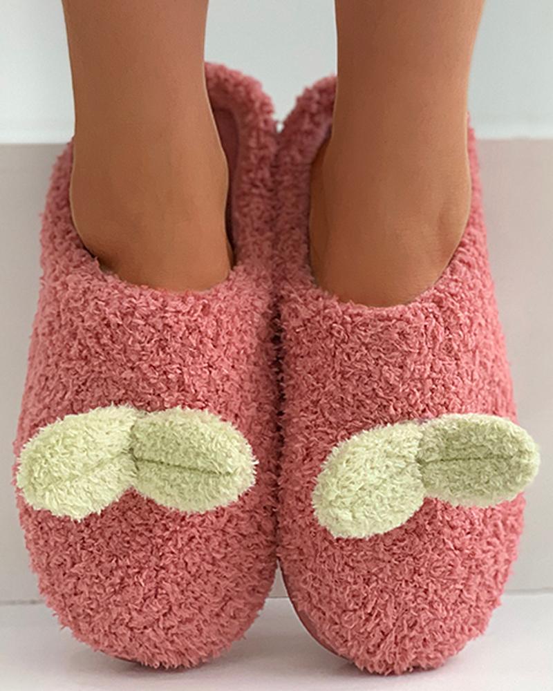 

3D Leaf Pattern Fluffy Slippers, Red