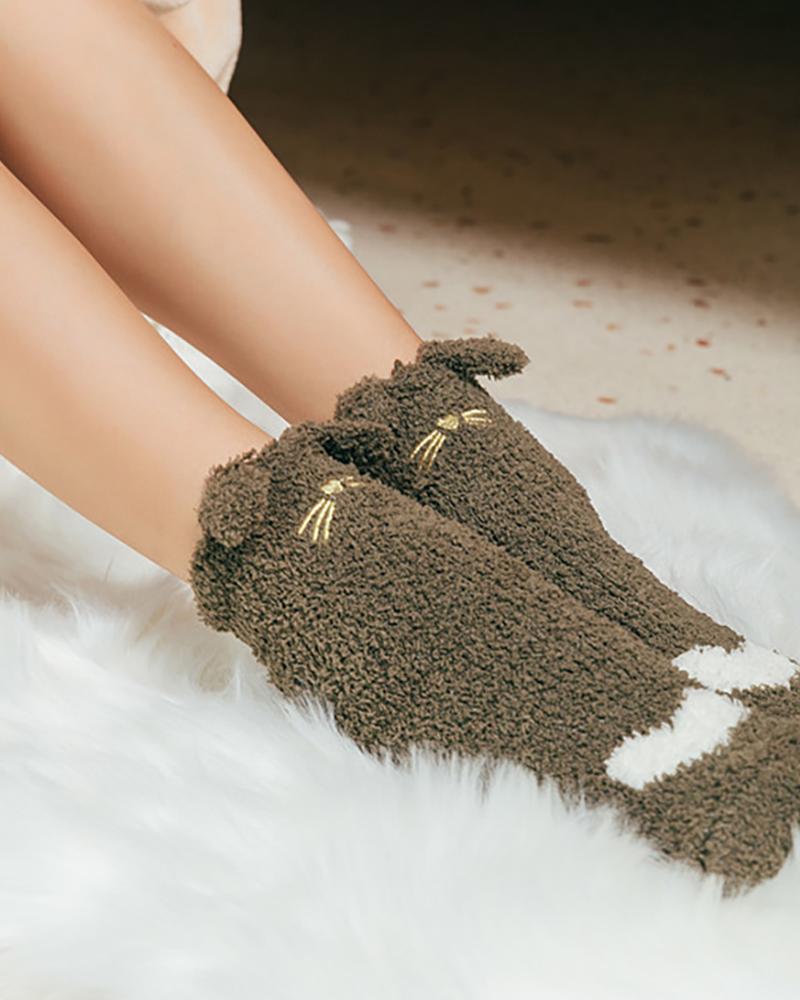 

Fluffy Embroidery Heart Paw Pattern Coral Socks, Coffee
