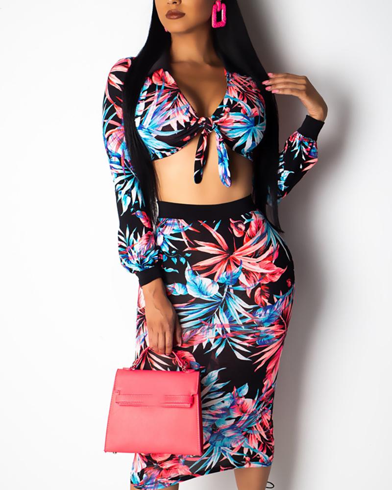 

Leafs Print knot Front Top And Skirt Set, Black